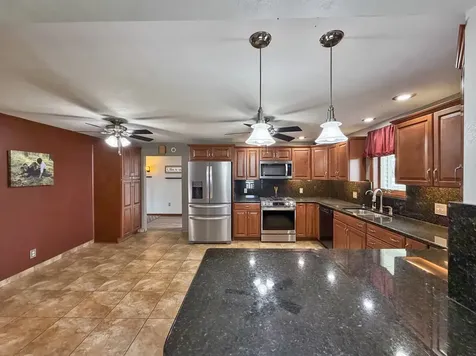 2472 West Red Oak Road Freeport IL 61032