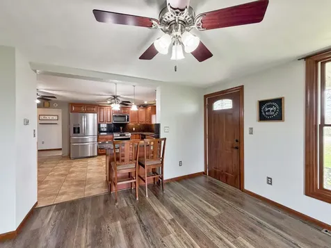 2472 West Red Oak Road Freeport IL 61032