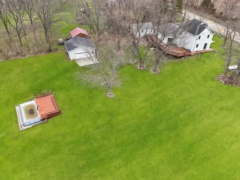 2472 West Red Oak Road Freeport IL 61032