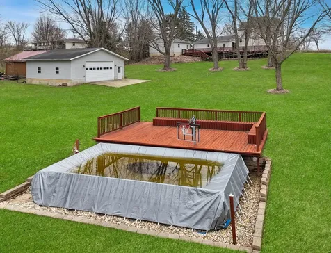 2472 West Red Oak Road Freeport IL 61032