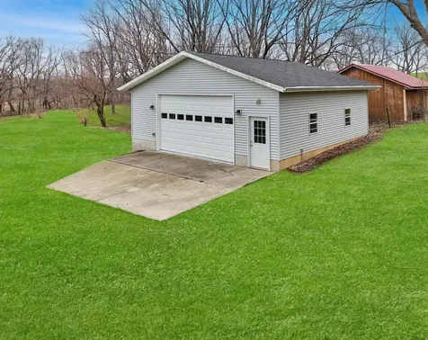 2472 West Red Oak Road Freeport IL 61032