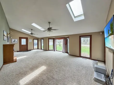 2472 West Red Oak Road Freeport IL 61032