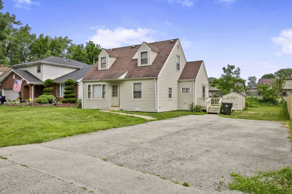 15613 South Homan Avenue Markham IL 60428