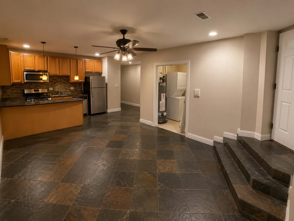 4207 South Indiana Avenue Chicago IL 60653