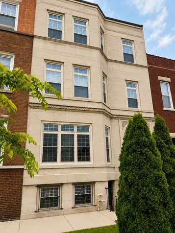 4207 South Indiana Avenue Chicago IL 60653