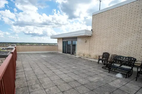 141 North La Grange Road La Grange IL 60525