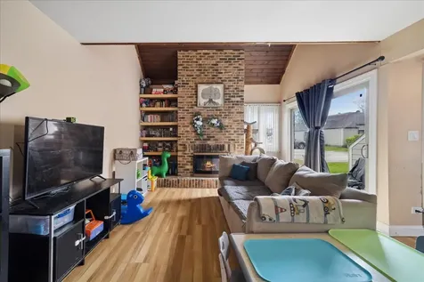 3309 Beacon Street North Chicago IL 60064