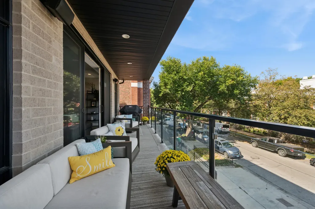 231 West Scott Street Chicago IL 60610