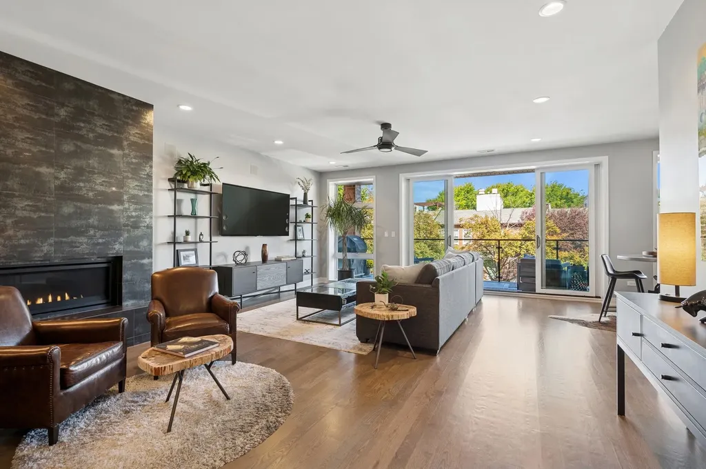 231 West Scott Street Chicago IL 60610