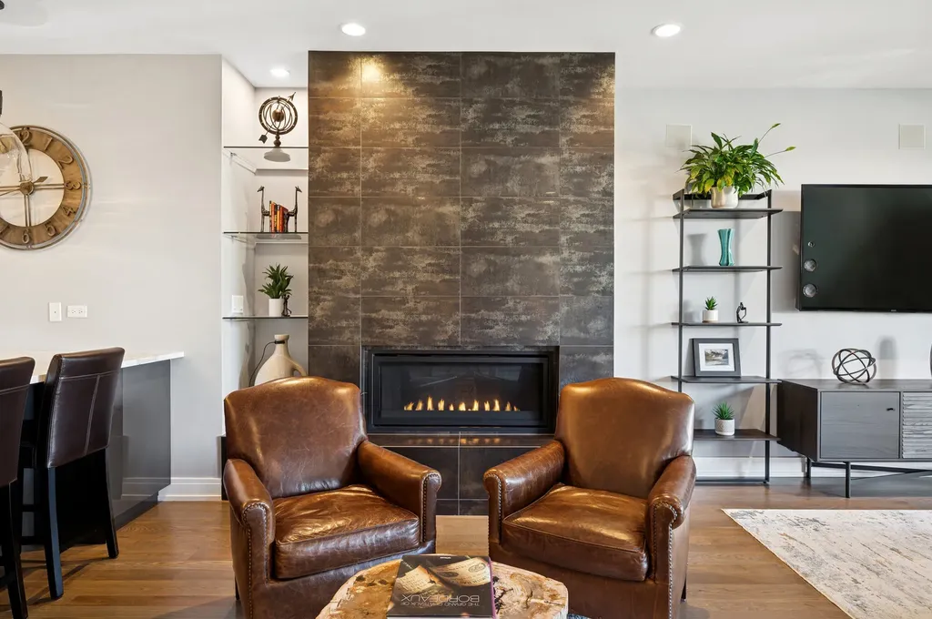 231 West Scott Street Chicago IL 60610