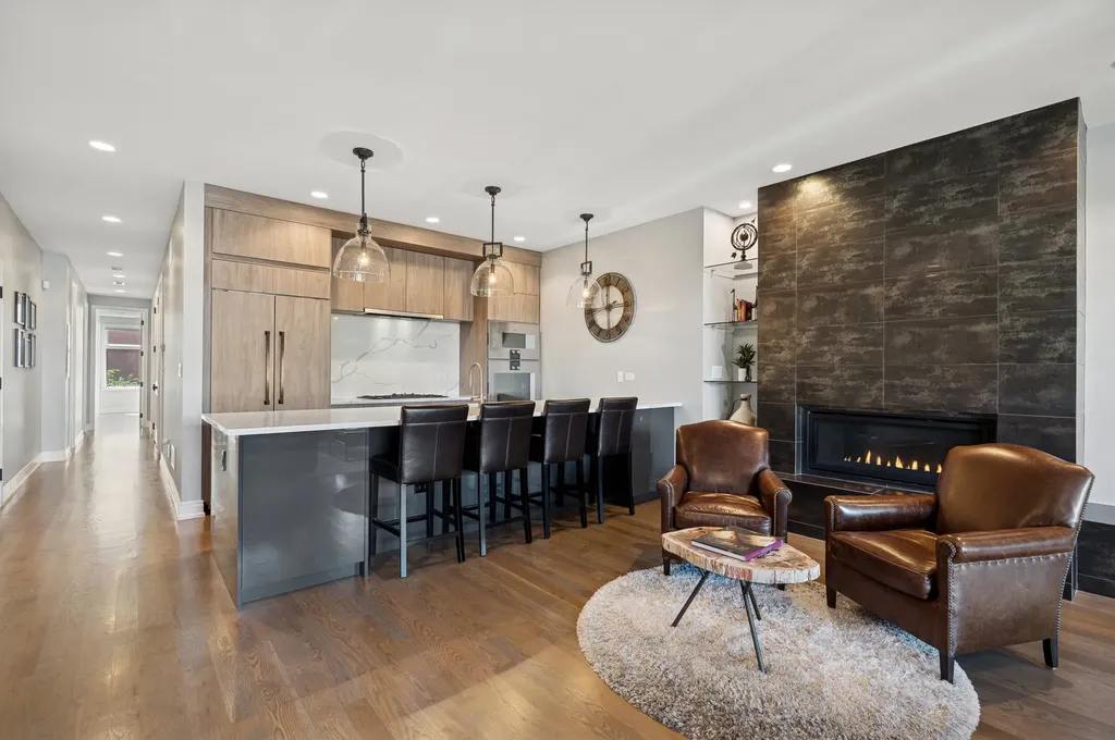 231 West Scott Street Chicago IL 60610