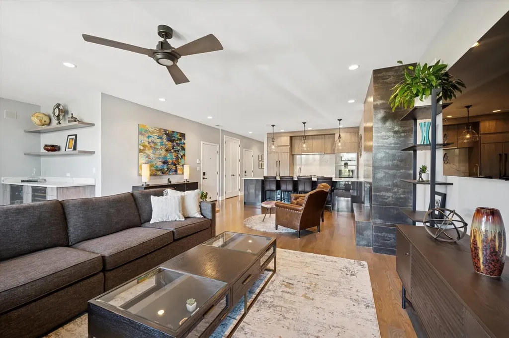 231 West Scott Street Chicago IL 60610