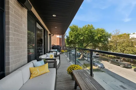 231 West Scott Street Chicago IL 60610