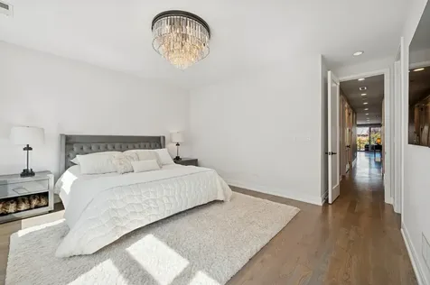 231 West Scott Street Chicago IL 60610