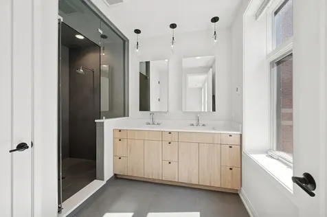 231 West Scott Street Chicago IL 60610