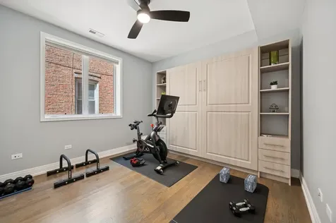 231 West Scott Street Chicago IL 60610