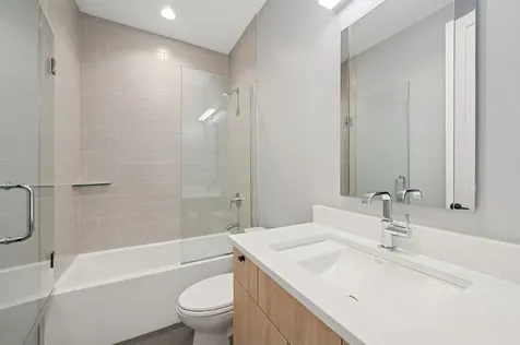 231 West Scott Street Chicago IL 60610
