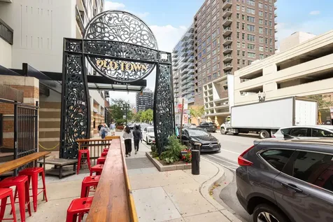 231 West Scott Street Chicago IL 60610