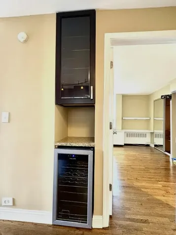 1360 North Sandburg Terrace Chicago IL 60610