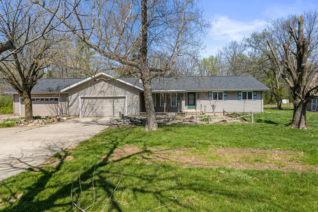 1150 East Cr 800 N Sullivan IL 61951