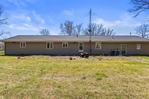 1150 East Cr 800 N Sullivan IL 61951