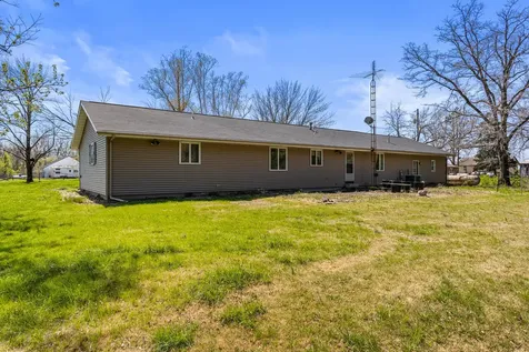 1150 East Cr 800 N Sullivan IL 61951