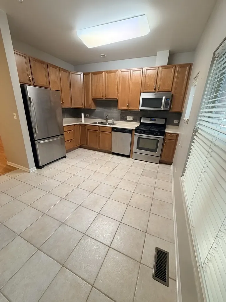 4530 South Woodlawn Avenue Chicago IL 60653