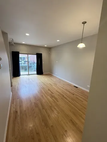 4530 South Woodlawn Avenue Chicago IL 60653