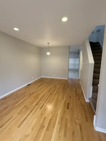 4530 South Woodlawn Avenue Chicago IL 60653