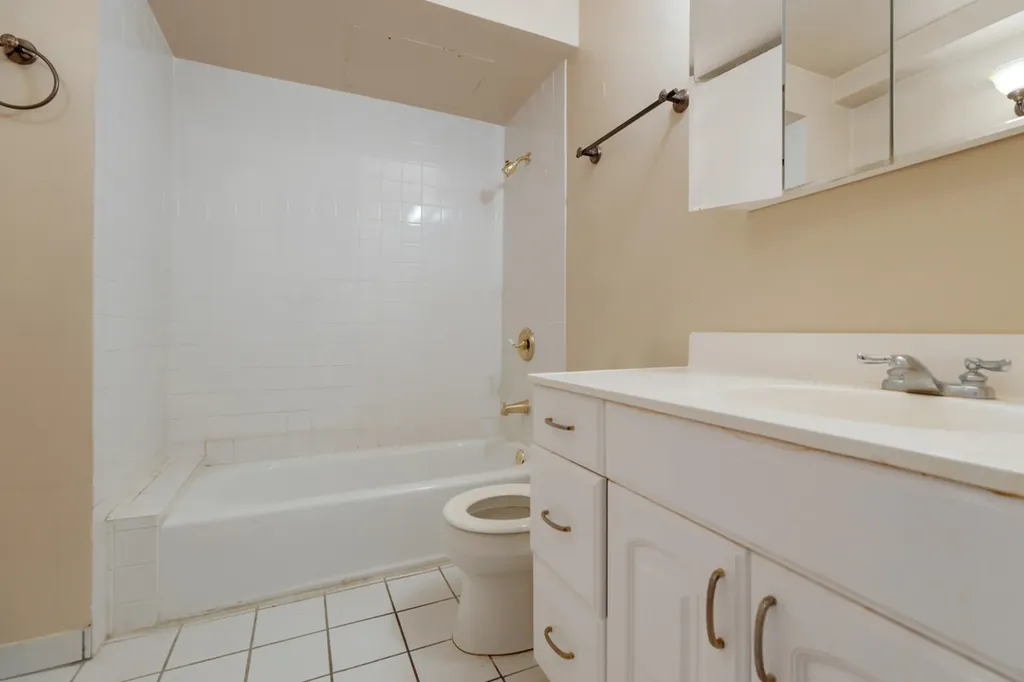 1440 North Lake Shore Drive Chicago IL 60610