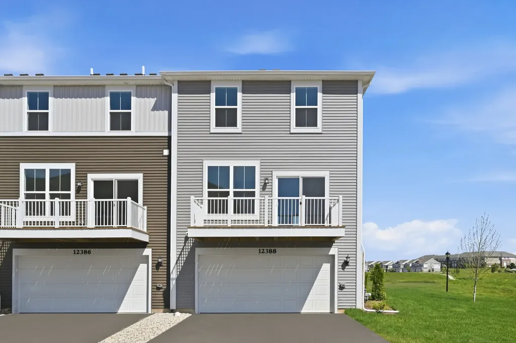 12388 Tinsley Street Huntley IL 60142