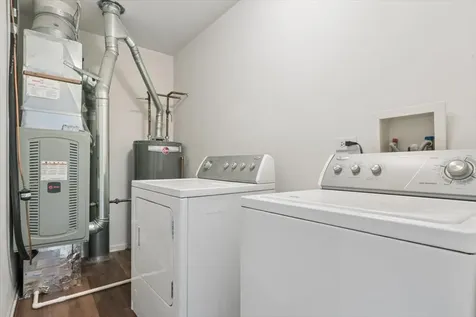 2257 Flagstone Lane Carpentersville IL 60110