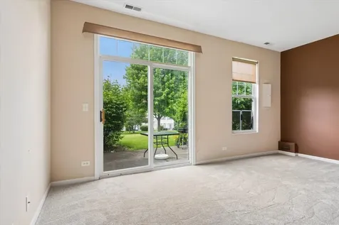 2257 Flagstone Lane Carpentersville IL 60110