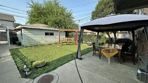6118 West Gunnison Street Chicago IL 60630