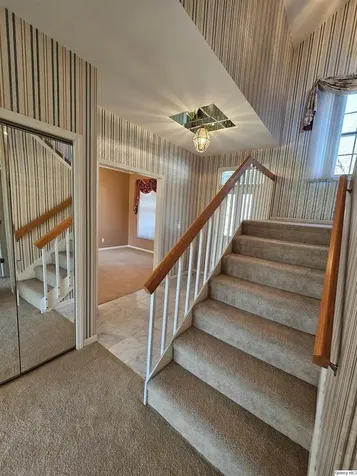 128 Knollwood Quincy IL 62301