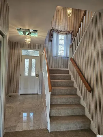 128 Knollwood Quincy IL 62301