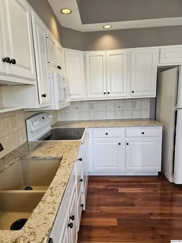 128 Knollwood Quincy IL 62301