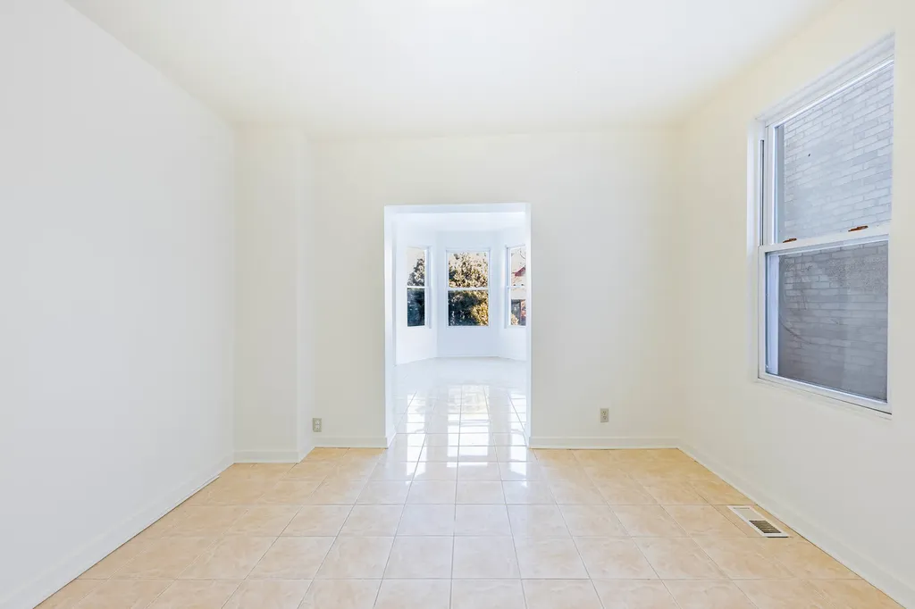 3748 South Parnell Avenue Chicago IL 60609