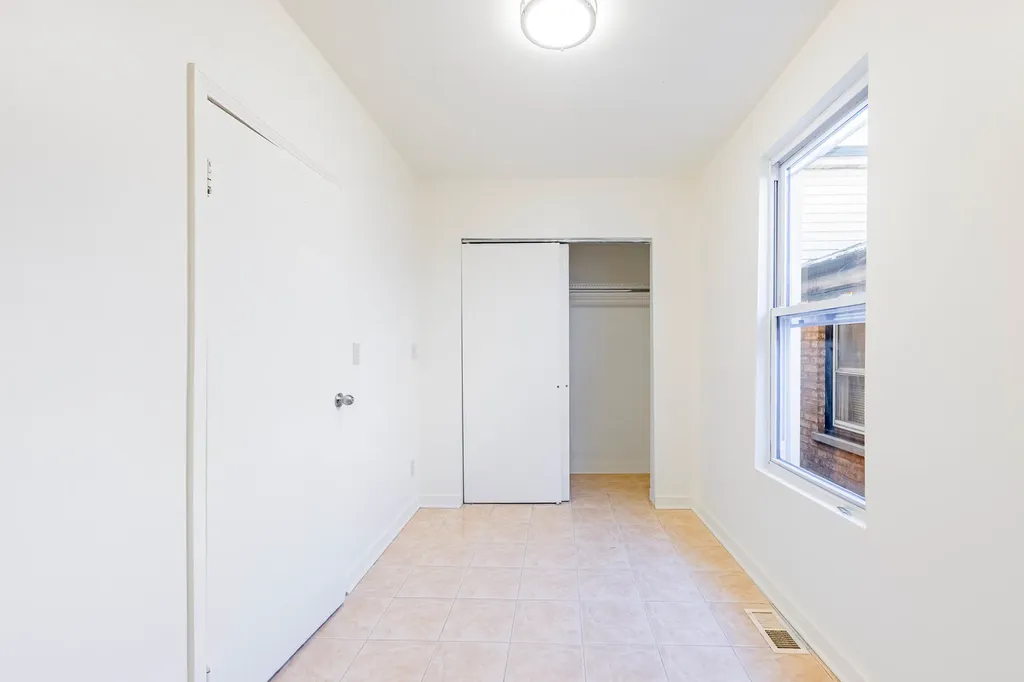3748 South Parnell Avenue Chicago IL 60609