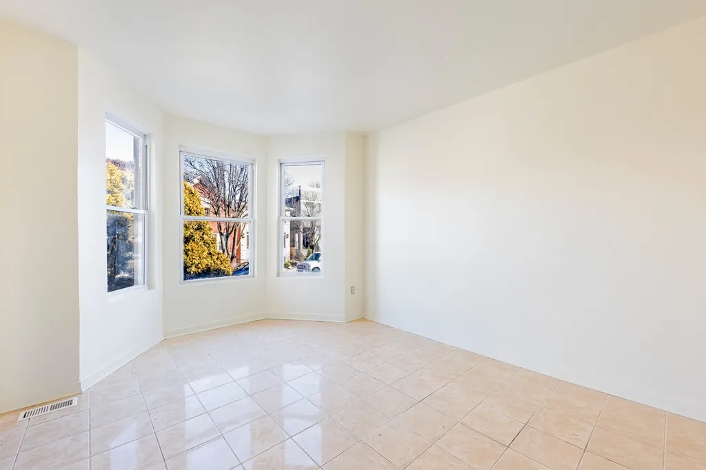 3748 South Parnell Avenue Chicago IL 60609