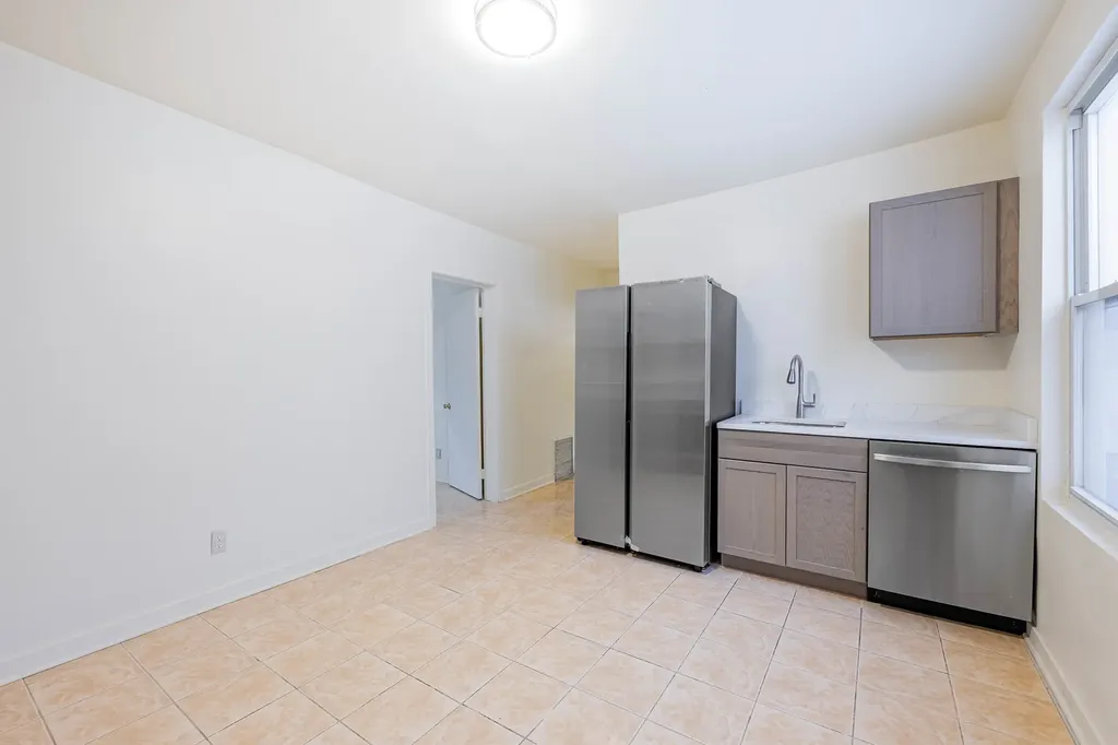 3748 South Parnell Avenue Chicago IL 60609