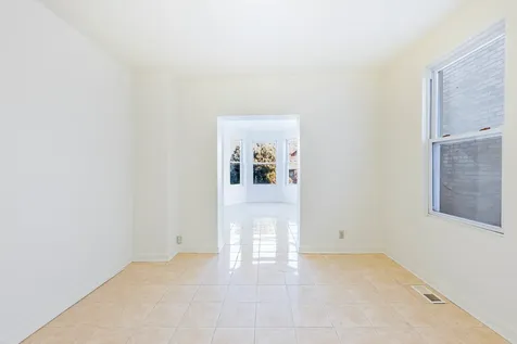 3748 South Parnell Avenue Chicago IL 60609