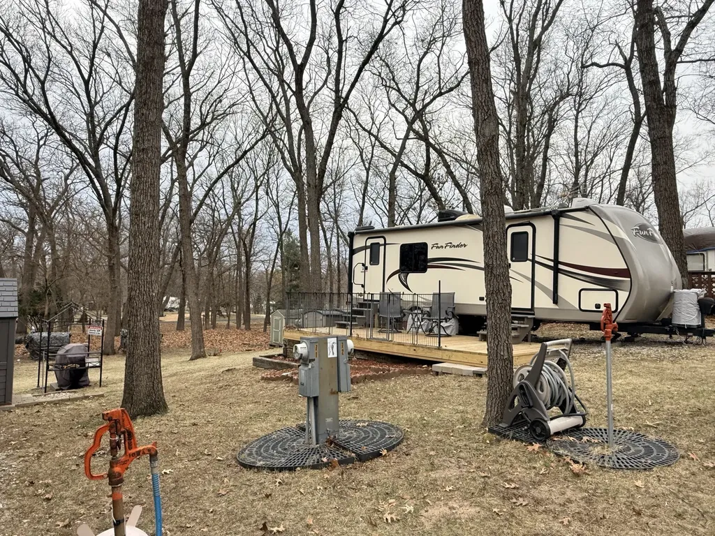 10-72 Woodhaven Lakes Sublette IL 61367