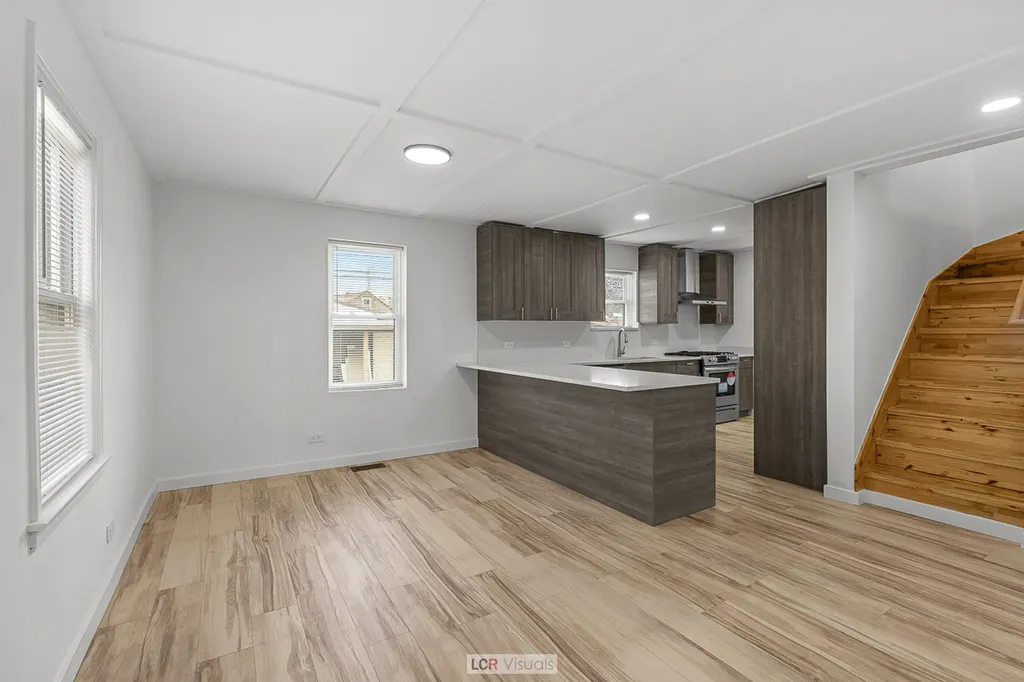 11055 South Avenue C Chicago IL 60617