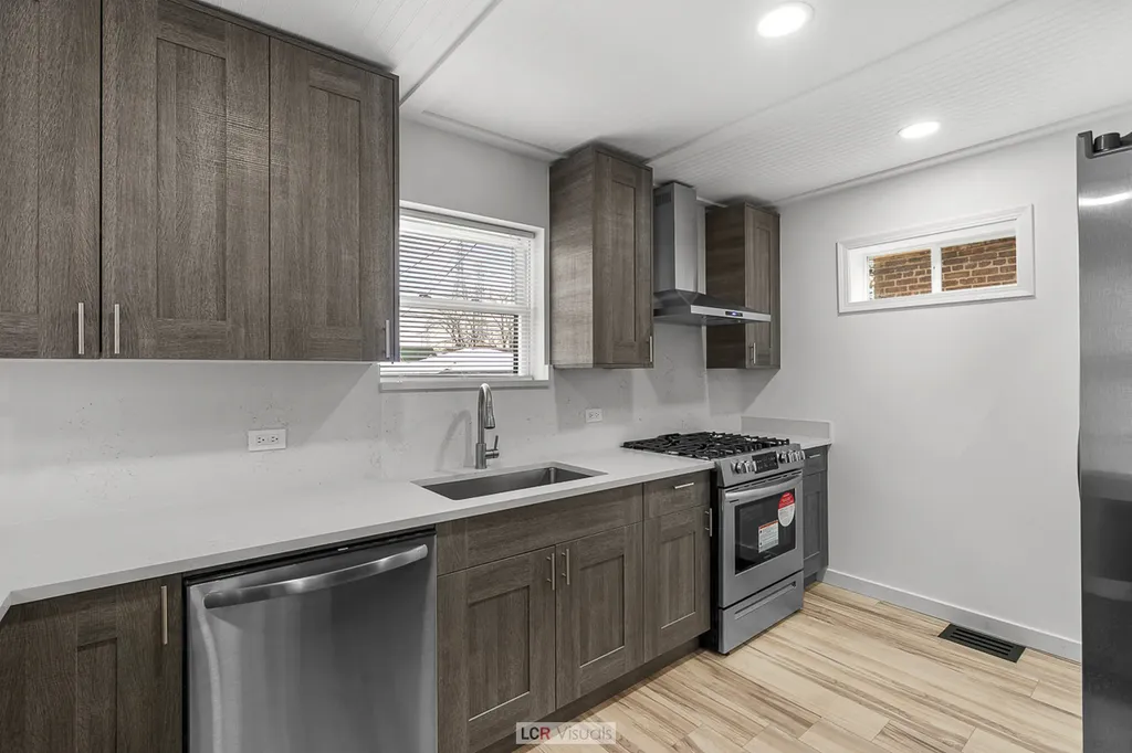 11055 South Avenue C Chicago IL 60617