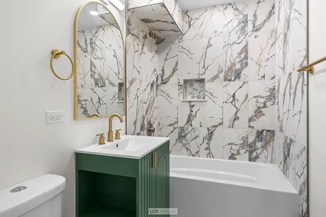 11055 South Avenue C Chicago IL 60617
