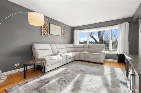 1337 Degener Avenue Elmhurst IL 60126