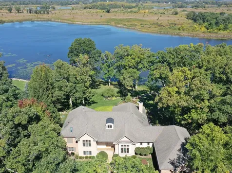 24092 West Old Oak Drive Mundelein IL 60060