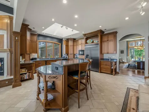 24092 West Old Oak Drive Mundelein IL 60060