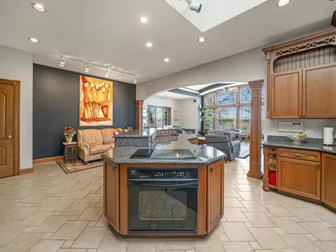24092 West Old Oak Drive Mundelein IL 60060